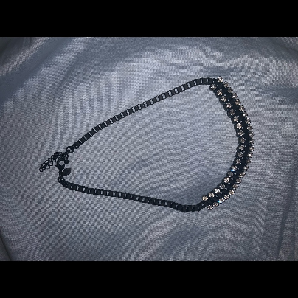 black chain neckless